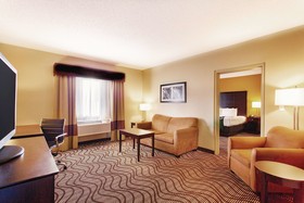 La Quinta Inn & Suites by Wyndham Bonita Springs Naples N.