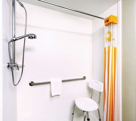 La Quinta Inn & Suites by Wyndham Bonita Springs Naples N.