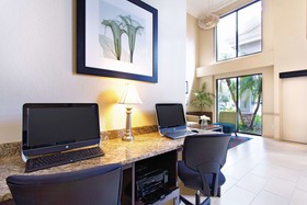 La Quinta Inn & Suites by Wyndham Bonita Springs Naples N.