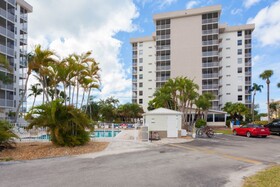 The Beach & Tennis Club