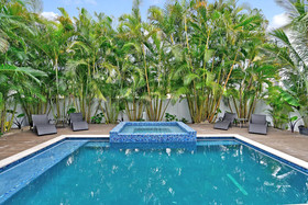 Crystal Waves Oasis