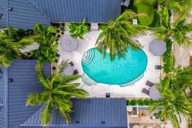The Retreat At Anna Maria Island Inn