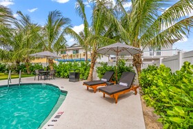 The Retreat At Anna Maria Island Inn