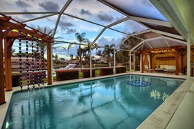 Riviera Delphin Epic Sunsets