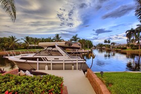 Riviera Delphin Epic Sunsets