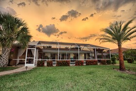 Riviera Delphin Epic Sunsets