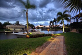 Riviera Delphin Epic Sunsets