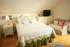 Dolphin Cottage