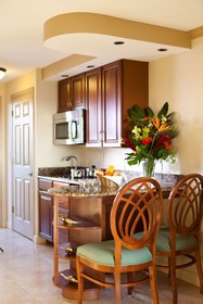 Tween Waters Inn