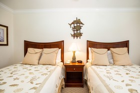 Tween Waters Inn