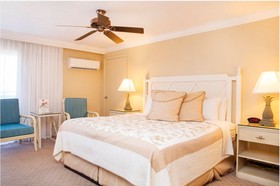 Tween Waters Inn