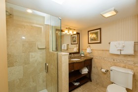 Tween Waters Inn