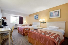 Super 8 by Wyndham Clearwater/St. Petersburg Airport