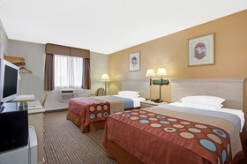 Super 8 by Wyndham Clearwater/St. Petersburg Airport