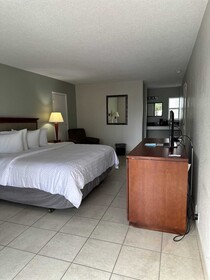 Clearwater Suites