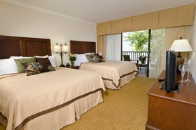 Coconut Cove All-Suite Hotel