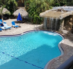 Coconut Cove All-Suite Hotel