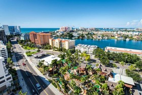 Hampton Inn & Suites Clearwater Beach