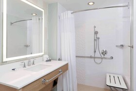 Wyndham Grand Clearwater Beach