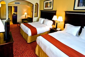 Holiday Inn Express Hotel & Suites Clewiston