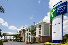 Holiday Inn Express Hotel & Suites Clewiston