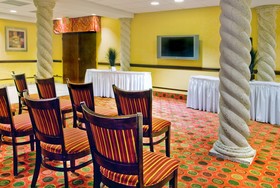 Holiday Inn Express Hotel & Suites Clewiston
