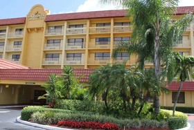 La Quinta Inn & Suites by Wyndham Coral Springs University Drive