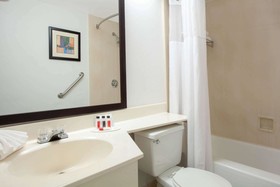 Ramada by Wyndham Davenport Orlando South