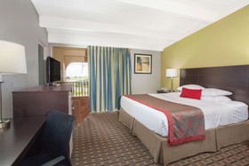Ramada by Wyndham Davenport Orlando South