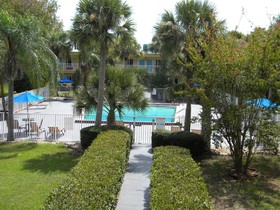 Days Inn by Wyndham Daytona Beach Speedway