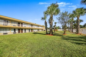 Days Inn by Wyndham Daytona Beach Speedway