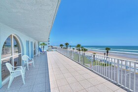 El Caribe Resort & Conference Center