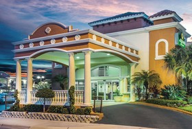 La Quinta Inn & Suites by Wyndham Oceanfront Daytona Beach