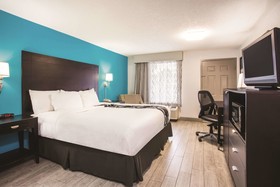 La Quinta Inn & Suites by Wyndham Oceanfront Daytona Beach
