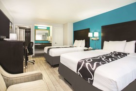 La Quinta Inn & Suites by Wyndham Oceanfront Daytona Beach