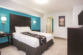 La Quinta Inn & Suites by Wyndham Oceanfront Daytona Beach