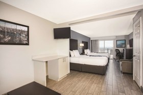 La Quinta Inn & Suites by Wyndham Oceanfront Daytona Beach