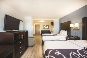 La Quinta Inn & Suites by Wyndham Oceanfront Daytona Beach