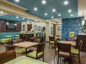 La Quinta Inn & Suites by Wyndham Oceanfront Daytona Beach