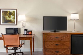 Baymont by Wyndham Daytona Beach/Intl Speedway