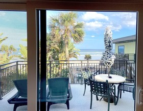 Mick's Beach Hideaway