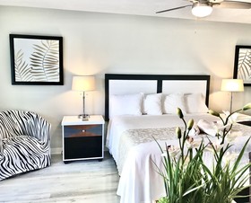 Mick's Beach Hideaway