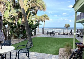 Mick's Beach Hideaway