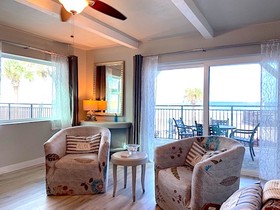 Mick's Beach Hideaway