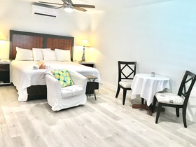Mick's Beach Hideaway