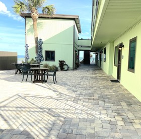 Mick's Beach Hideaway