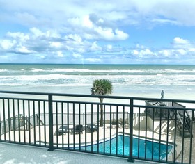Mick's Beach Hideaway