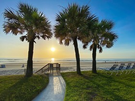 Ocean Court Beachfront Hotel