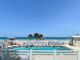 Ocean Court Beachfront Hotel