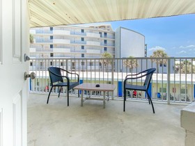 Ocean Court Beachfront Hotel